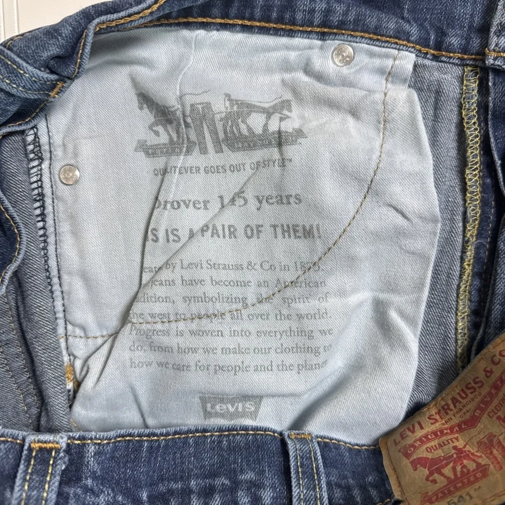 Levi's 541 Straight Leg Men's Jeans,‎ 38 x 34 (really 32L) Medium Wash Blue